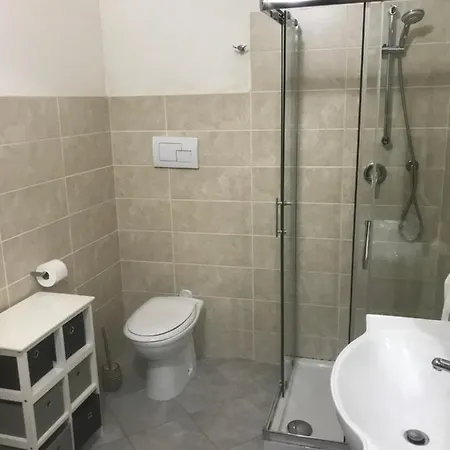 Tola Apartment Apartment *